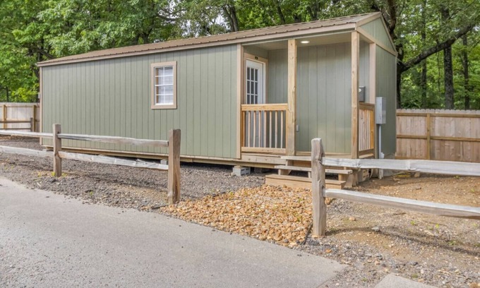 Atoka Cabin | Quite & Cozy Private Tiny Home