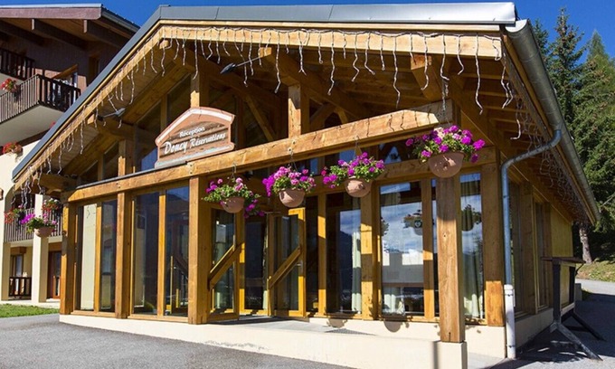 Doucy-Combelouviere Apartment | Résidence Beauregard 2P6S