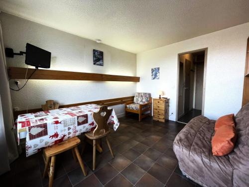 Les Menuires Apartment | Résidence Chaviere - Studio avec petit balcon et baignoire au pied des pistes MAE-4264