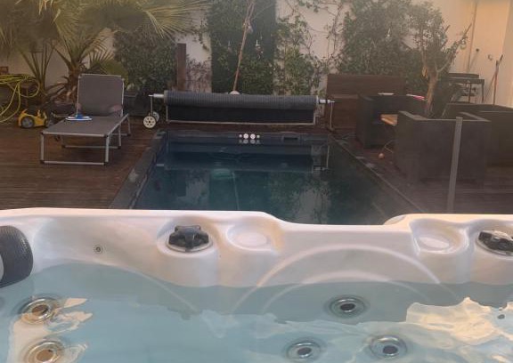 Palavas-les-Flots Apartment | Résidence de bien être avec piscine et Jaccuzi à 2 pas de la plage et du centre ville avec massages relaxants en option