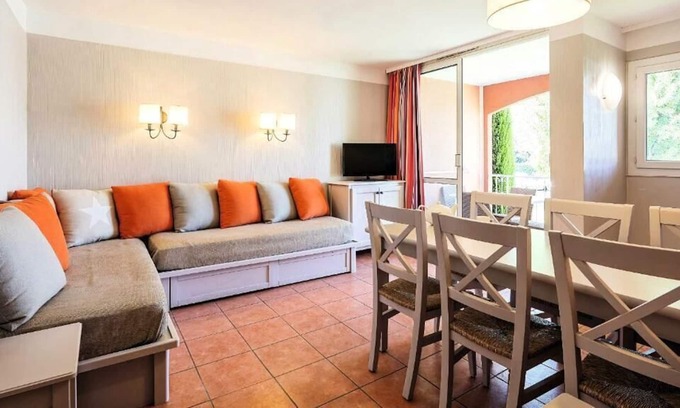 Mandelieu-La-Napoule Apartment | Résidence Pierre & Vacances Les Rives de Cannes Mandelieu*** - Apartment for 6 people - 1 bedroom + sleeping area - Terrace or balcony - River view
