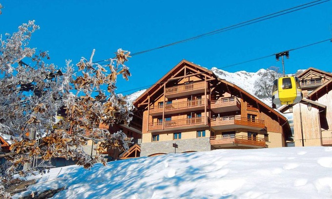 Vaujany Hotel | Résidence La Cascade - Les Epinettes - INCL. LIFT PASS Apartment, sleeps 8 (65 - 72 m²), SC