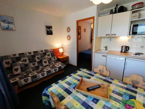 Montalbert Apartment | Résidence Le Chanteloup - Deux pièces + cabine agréable dans résidence pied MAE-5104