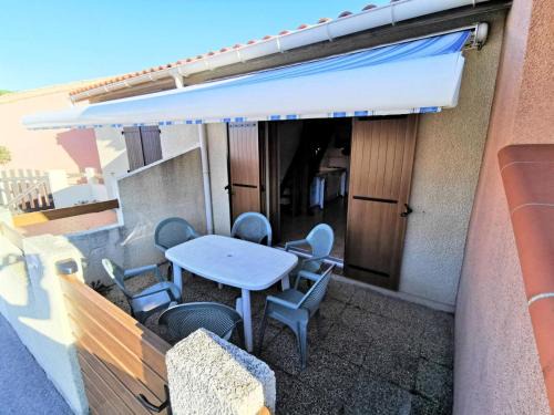 Port Leucate Villa | Résidence Maisons De La Plage - Villa deux pièces mezzanine avec terrasse pour 7 personnes à Port Leucate. Réf: 1MPL 162 MAE-6144