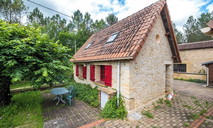 Montignac House | Résidence Musicale de Panissal – Holiday Home for 10 People in Montignac-Lascaux