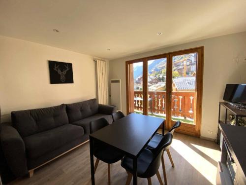 Les Deux Alpes Apartment | Résidence Myosotis - Les Deux Alpes – Studio cabine au pied des pistes avec balcon et vue dégagée MAE-5421