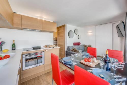 Tignes le Lac Hotel | Résidence Palafour - Studio cabine 4 personnes pieds des pistes - balcon vue Grande Sassière MAE-3629