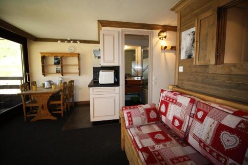 Tignes le Lac Hotel | Résidence Palafour - Studio cabine 4 personnes pieds des pistes - balcon vue Grande Sassière MAE-3640