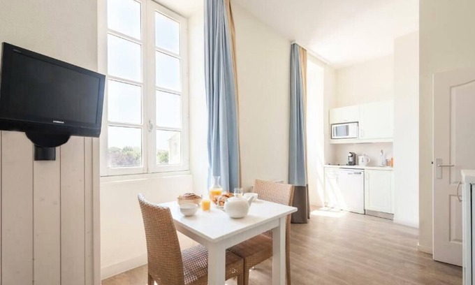 Saint-Martin-de-Re Apartment | Résidence Pierre & Vacances Le Palais des Gouverneurs *** - Studio 2 persons