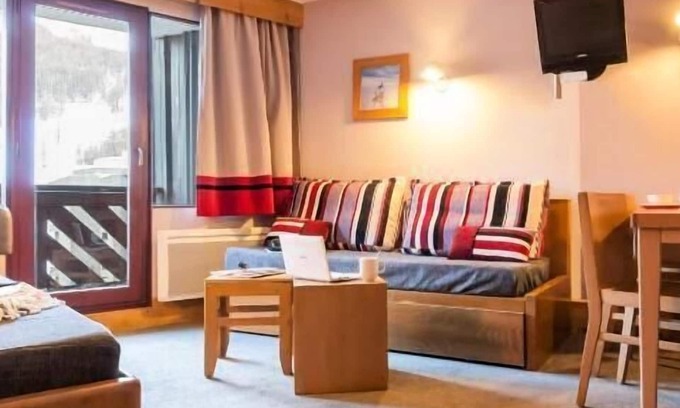 Val-d'Isere Apartment | Résidence Pierre & Vacances Les Balcons de Bellevarde **** - Apartment 6 people - 2 bedrooms - South facing