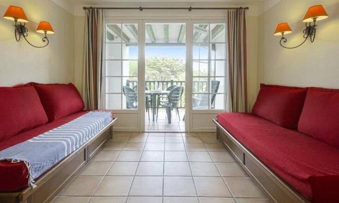 Ciboure Apartment | Résidence Pierre & Vacances La Villa Maldagora*** - Apartment for 5 people - 1 bedroom - Terrace or balcony