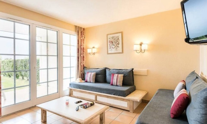 Behobie Apartment | Résidence Pierre & Vacances Le Domaine de Bordaberry - Apartment for 4 people - 1 bedroom - Terrace or balcony