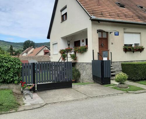 Szentendrei House | Rózsa Vendégház
