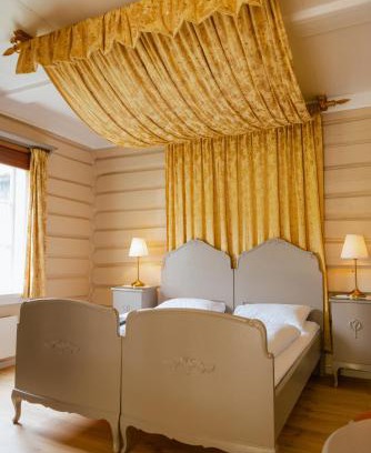 Lom Hotel | Røisheim Hotel & Skysstasjon