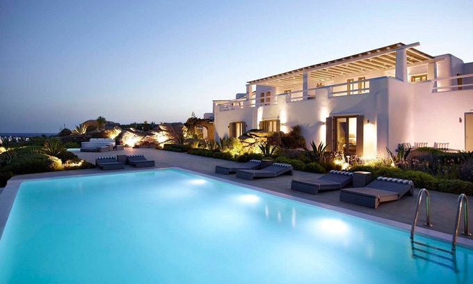 Paraga Villa | R 3227 Villa Haines With Dishwasher ,Mini fridges & Private infinity pool.
