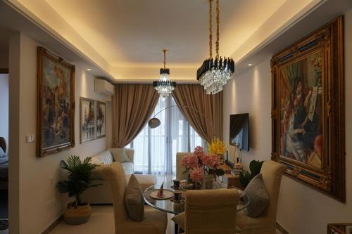Central District Apartment | R&F Seine Region Victoria Style 3Bedroom