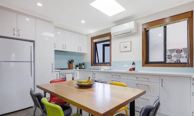 Warrnambool House | R&R Ocean Breeze - You can you hear the ocean
