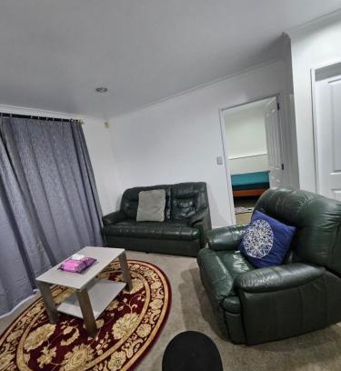 Flat Bush Apartment | R&R Retreat
