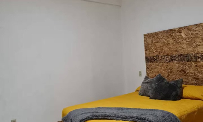 Zapopan House | R1 Acogedor Cuarto en Arboledas entrada independie