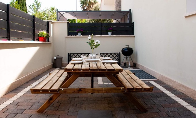 Ciampino Apartment | R12 STUDIO APARTMENT WITH PATIO AND GARDEN