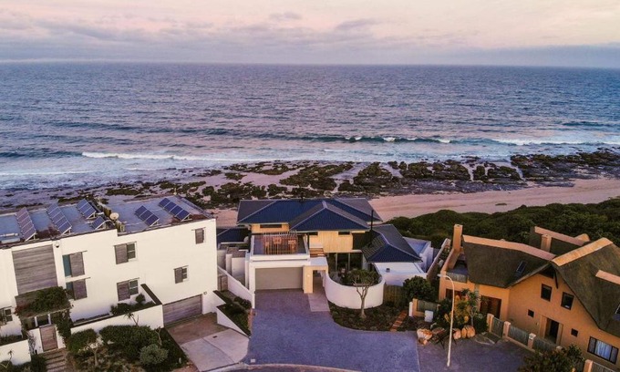 Wavecrest Villa | Raaswater Surf Villa Jeffreys Bay