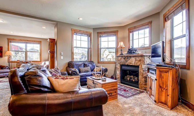 Vista Point House | Rachel Lane Home: Views, Style, Hot Tub