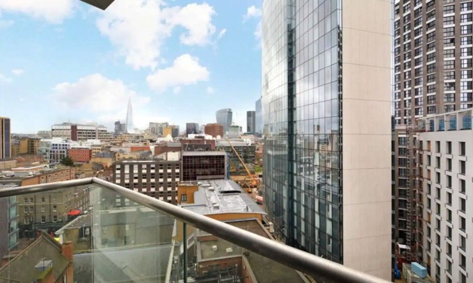 Whitechapel Apartment | Radiant 1 BDR Apt w/Terrace&Excellent Travel Links