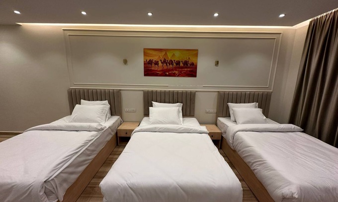 Kafrat al Jabal Bed & Breakfast | Radiant Pyramids View