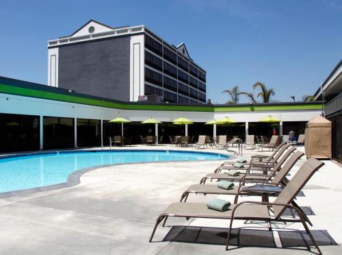 Oakland Hotel | Radisson Hotel Oakland Airport
