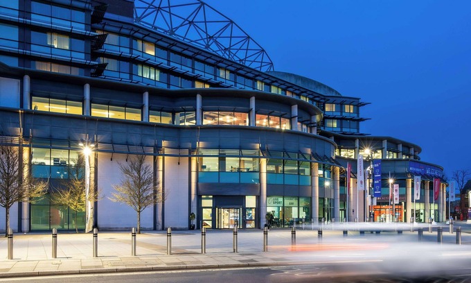 St. Margarets and North Twickenham Hotel | Radisson RED London Twickenham