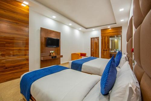 Karol Bagh Hotel | Rahul Palace By Golden Tree