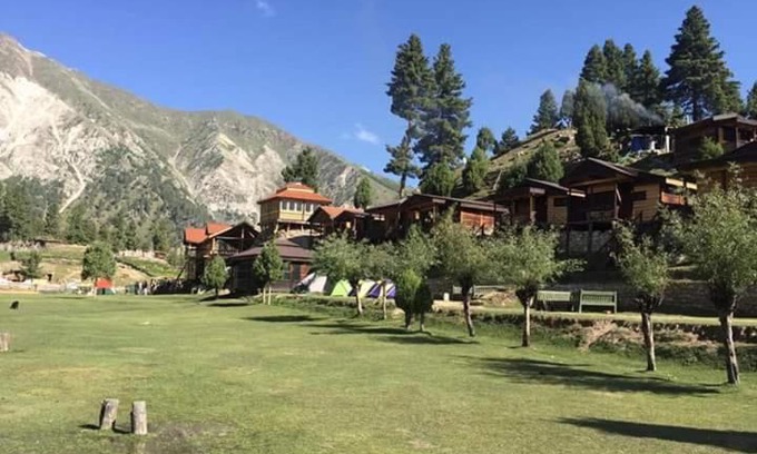 Bunji Hotel | Raikot Gazebo