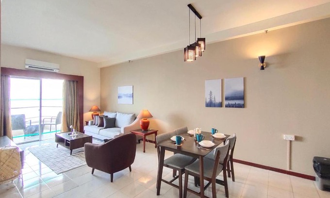 Tanjung Bungah Apartment | Rainbow Paradise by Plush