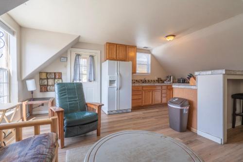 June Lake House | Rainbow Ridge B - 1BR/1BA