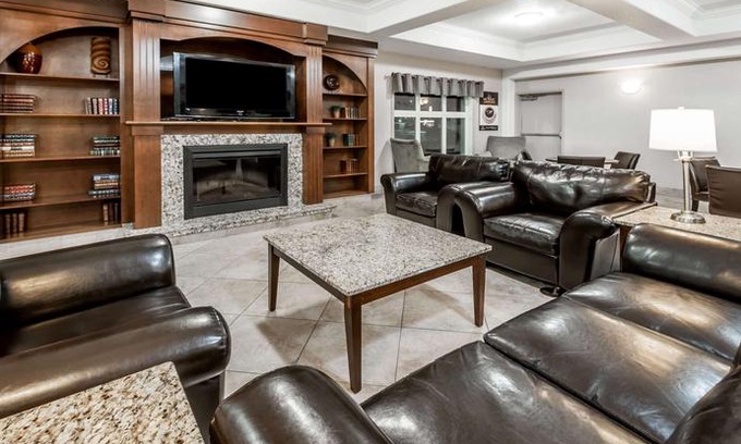 High River Hotel | Ramada by Wyndham High River