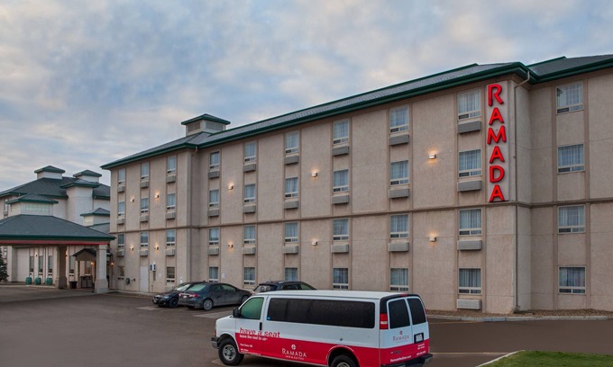 Red Deer Hotel | Ramada by Wyndham Red Deer Hotel and Suites