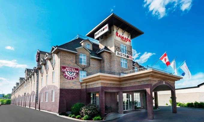 District Saint - Raymond - Vanier Hotel | Ramada Plaza by Wyndham Gatineau/Manoir du Casino