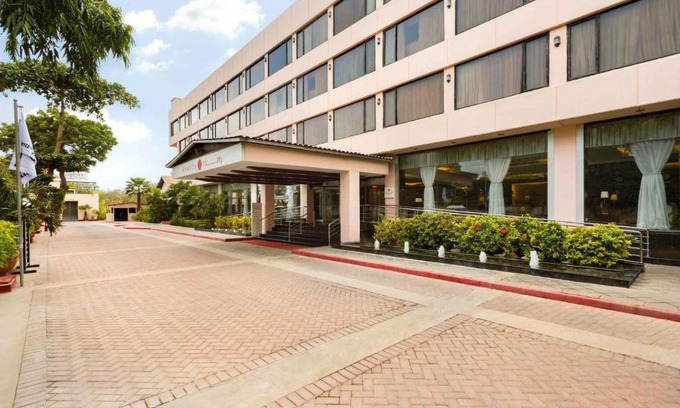 Karachi Hotel | Ramada Plaza by Wyndham Karachi Airport Hotel