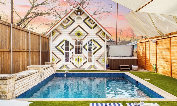 Bouldin House | Ramsey by AvantStay | Modern Character Home in Austin w/Pool!