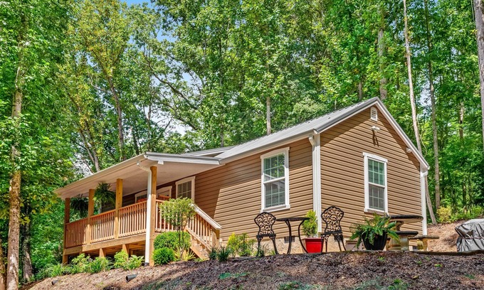 Horse Shoe House | Ranch house in Horse Shoe with mountain views, firepit, & grill