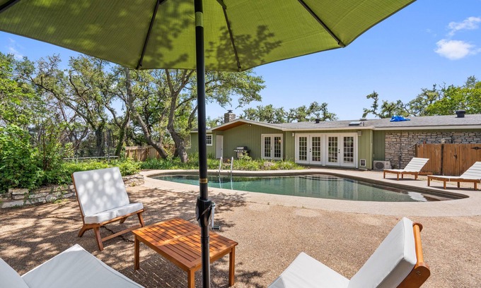 West Oak Hill House | Ranch-like 3 BRDM Home with Backyard Pool & Sauna