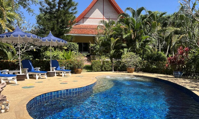 Rawai Villa | RARE ! 3 bed, pool-jacuzzi, 1600m2, tropical garden, quiet. -15% from Oct 14 to 24
