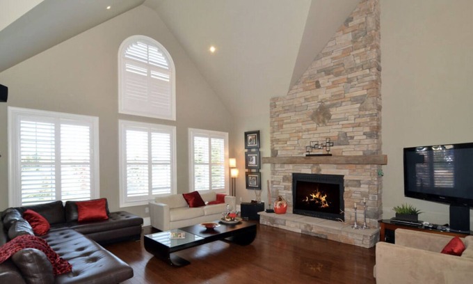 The Blue Mountains Ski Chalet | Rare chalet w/pool access and. a min from The Blue Mountains