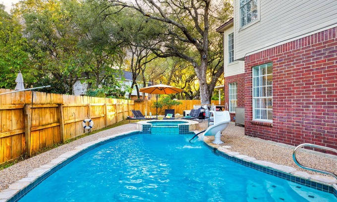 North Central Thousand Oaks House | RARE FIND! Heated Pool Spa GameRoom Fall Special!