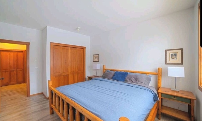 East Kootenay House | Rare Upper Village Townhouse w/a garage for gear and tuning!