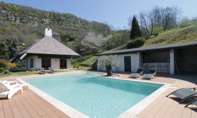 Chanaz Villa | Rare villa in the heart of “Little Savoyard Venice”