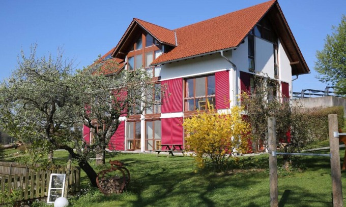 Lippertsreute Apartment | Raspberry vacation apartment, 55sqm, 2 bedrooms, max. 2 adults and 2 children