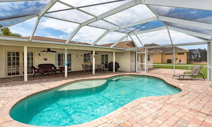 Pelican Villa | Rated 5 stars by guests, SW villa,3 Bdrm, 2 bths, HTD.Pool, WIFi, all inclusive
