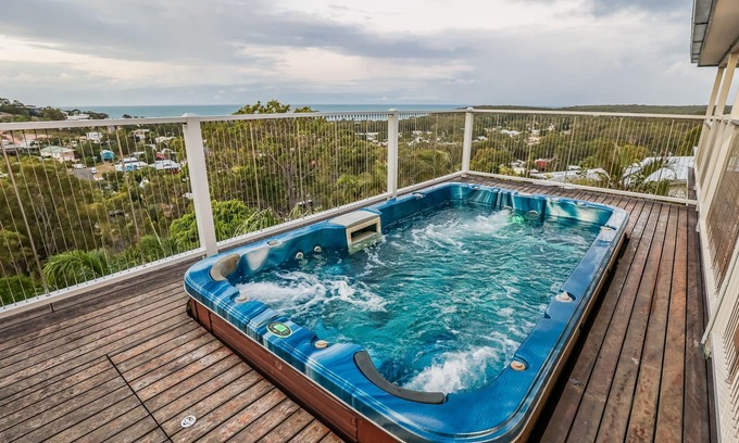 Agnes Water House | Ravensview - with pool