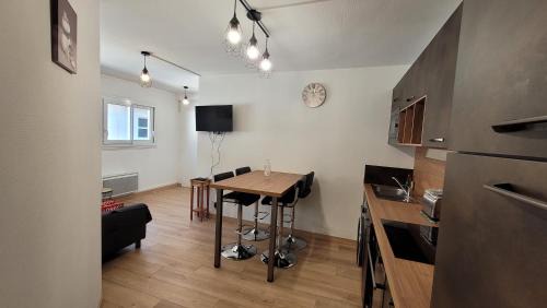 Tarbes Apartment | RAVISSANT T3 NEUF - passage REXHOTEL
